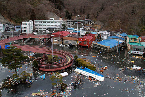Η δύναμη του τσουνάμι μέσα από φωτογραφίες «πριν και μετά» (pics) - Φωτογραφία 10