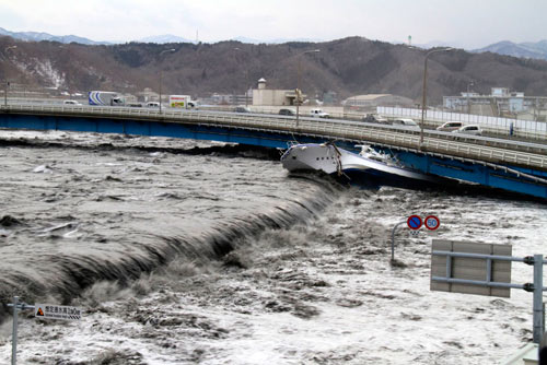 Η δύναμη του τσουνάμι μέσα από φωτογραφίες «πριν και μετά» (pics) - Φωτογραφία 8