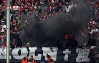 «Έκαψαν» το γήπεδο τους οι οπαδοί της Κολωνίας (pics+vid) - Φωτογραφία 3
