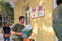 Τρόφιμα και ρούχα από τους κυνηγούς Ναύπλιου στο συσσίτιο του ιερού ναού Ευαγγελιστρίας