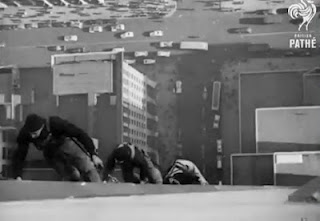 Δείτε πως καθάριζαν τους ουρανοξύστες το 1938! [Video] - Φωτογραφία 1