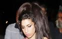 Σε δημοπρασία πορτρέτο της Amy Winehouse, ζωγραφισμένο με το αίμα της
