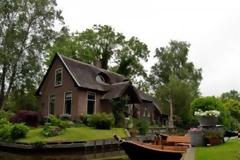 Giethoorn: Μια ειδυλλιακή πόλη χωρίς… αυτοκίνητα!
