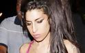 Πορτρέτο της Amy Winehouse με αίμα της σε δημοπρασία