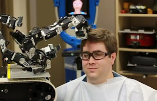 Δημιούργησαν το πρώτο ρομπότ - κουρέα [video] - Φωτογραφία 1