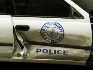 Τροχαίο ατύχημα προκάλεσε περιπολικό της Αστυνομίας στη Ν. Ιωνία Βόλου - Φωτογραφία 1