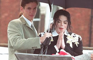 Βαριές κατηγορίες από το σωματοφύλακα του Michael Jackson - Φωτογραφία 1
