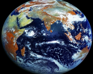 ΔΕΙΤΕ: Η εντυπωσιακότερη φωτογραφία της Γης!!! - Φωτογραφία 1