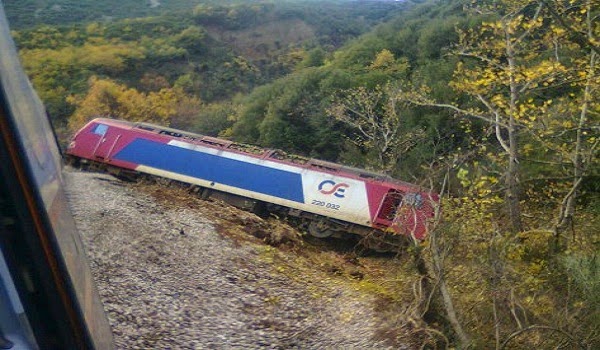 Έκτακτο: Εκτροχιάστηκε τρένο στη Θεσσαλονίκη - Φωτογραφία 1