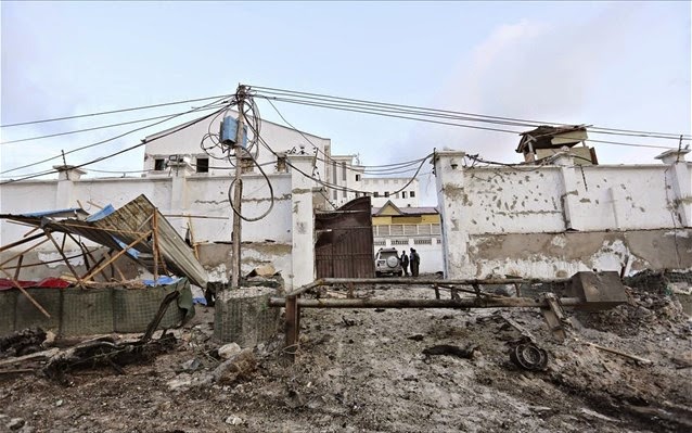 Σομαλία: Τουλάχιστον 15 οι νεκροί από την επίθεση ισλαμιστών σε ξενοδοχείο - Φωτογραφία 1