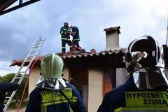 Ανάστατοι οι κάτοικοι στο Ναύπλιο μετά από φωτιά που ξέσπασε σε οικεία... [photos]