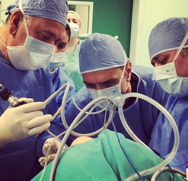 Στο χειρουργείο ο Βασίλης Κικίλιας... [photo] - Φωτογραφία 2