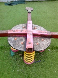 Τραγική η κατάσταση στην μοναδική παιδική χαρά στο Καναλάκι - Επιστολή μιας αγανακτισμένης μάνας! [photos] - Φωτογραφία 2