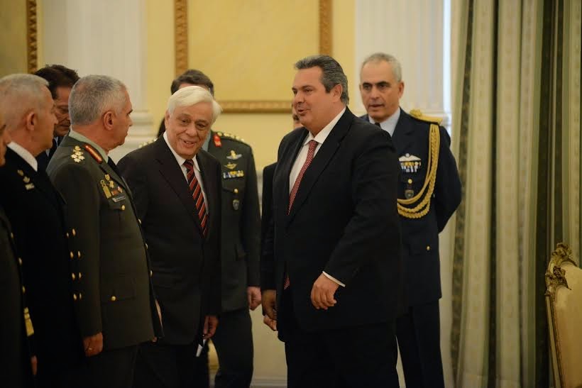 Ο ΥΕΘΑ Πάνος Καμμένος και η Ηγεσία των Ενόπλων Δυνάμεων στον Πρόεδρο της Δημοκρατίας Προκόπη Παυλόπουλο - Φωτογραφία 3