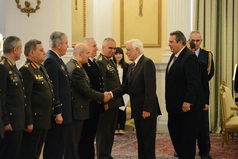 Ο ΥΕΘΑ Πάνος Καμμένος και η Ηγεσία των Ενόπλων Δυνάμεων στον Πρόεδρο της Δημοκρατίας Προκόπη Παυλόπουλο - Φωτογραφία 6