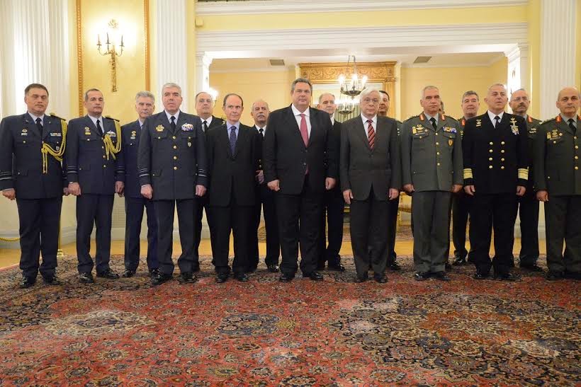 Ο ΥΕΘΑ Πάνος Καμμένος και η Ηγεσία των Ενόπλων Δυνάμεων στον Πρόεδρο της Δημοκρατίας Προκόπη Παυλόπουλο - Φωτογραφία 9