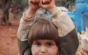 Η πραγματική ιστορία του κοριτσιού από τη Συρία που έσπασε την καρδιά του ίντερνετ
