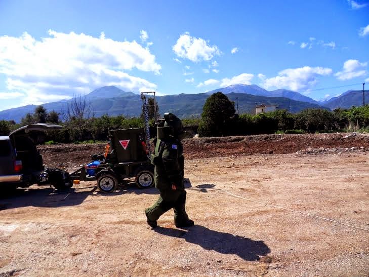 Εξουδετέρωση χειροβομβίδων από το ΤΕΝΞ - Φωτογραφία 2