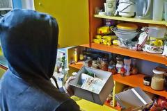 Η Bild ανακαλύπτει τις κρυψώνες των Ελλήνων: Εδώ έχουν κρύψει τις οικονομίες τους [photos]