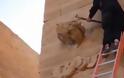 Νέο βίντεο φρίκης: Τζιχαντιστές καταστρέφουν αρχαία πόλη και μοναδικά μνημεία με βαριοπούλες