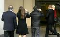 Έξι ώρες στο κρύο -Τι έκαναν οι Έλληνες ανταποκριτές έξω από τα γραφεία του ΔΝΤ; [photos] - Φωτογραφία 2