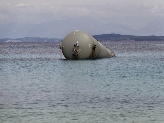 ΥΝΑΓΕΡΜΟΣ στο Φισκάρδο - Τι ύποπτο αντικείμενο βρήκαν στη θάλασσα; [photo] - Φωτογραφία 2