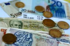 Χαμός: Σε ποια περιοχή της Ελλάδας δίνουν ευρώ και αγοράζουν δραχμές; [photos]