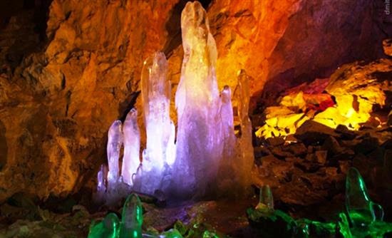 Εντυπωσιακό σπήλαιο στη Ρωσία - Φωτογραφία 1