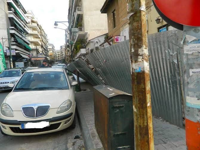 Από θαύμα δεν θρηνήσαμε θύματα στον Βύρωνα - Φωτογραφία 3