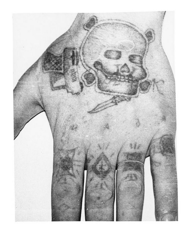 Αποκρυπτογραφώντας τον κώδικα του εγκλήματος: Τι σημαίνουν τα τατουάζ των φυλακισμένων; [photos] - Φωτογραφία 3