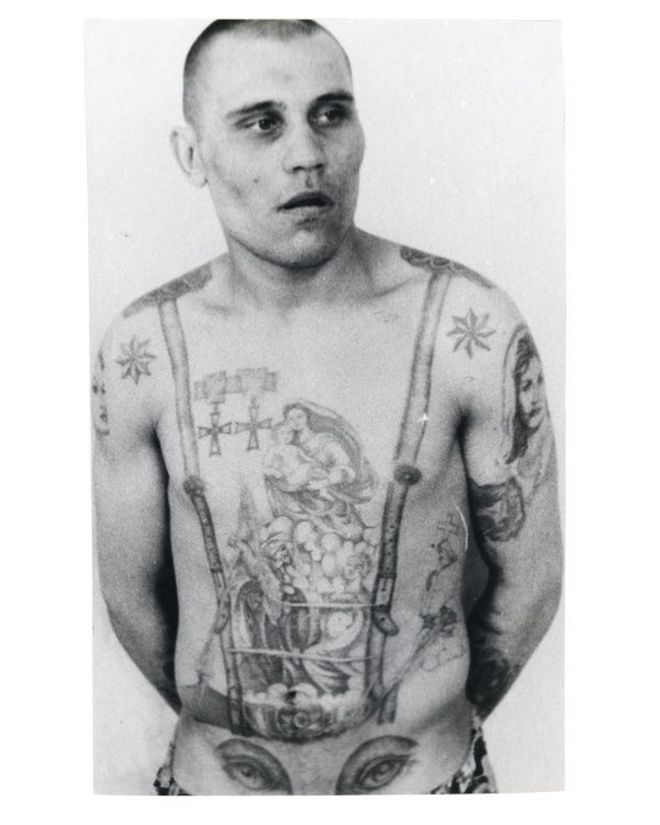 Αποκρυπτογραφώντας τον κώδικα του εγκλήματος: Τι σημαίνουν τα τατουάζ των φυλακισμένων; [photos] - Φωτογραφία 5