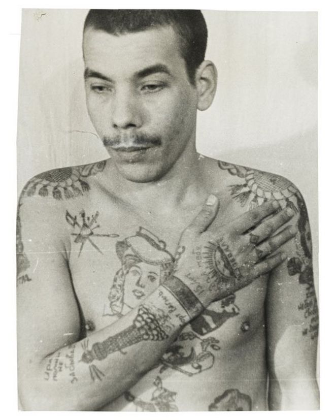 Αποκρυπτογραφώντας τον κώδικα του εγκλήματος: Τι σημαίνουν τα τατουάζ των φυλακισμένων; [photos] - Φωτογραφία 6