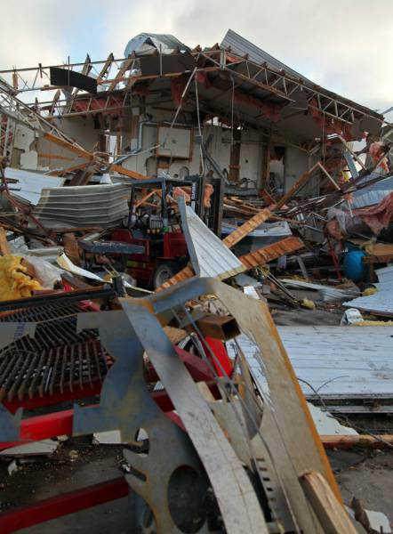 Φονικοί τυφώνες σαρώνουν το Σικάγο - Ενας νεκρός και δεκάδες τραυματίες - Φωτογραφία 4