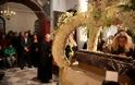 Στην Αγία Αικατερίνη της Πλάκας για τον Επιτάφιο ο Αλέξης Τσίπρας με την Περιστέρα - Φωτογραφία 2