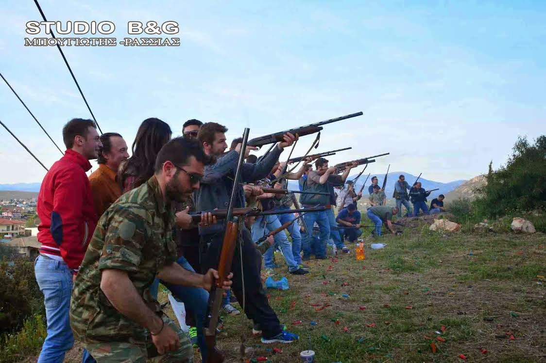 Αναβίωσε και φέτος το έθιμο του πυροβολισμού του Ιούδα στην Ασίνη - Φωτογραφία 5