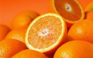 Δείτε έναν τρόπο να ξεφλουδίσετε ένα πορτοκάλι με τρεις κινήσεις! [video] - Φωτογραφία 1