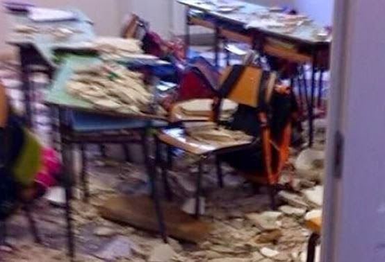 Ιταλία: Το ταβάνι έπεσε στα κεφάλια μαθητών δημοτικού! - Φωτογραφία 1