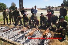 Πάσχα με τους στρατιώτες μας στη V Μεραρχία Κρητών και την 1η ΜΑΛ