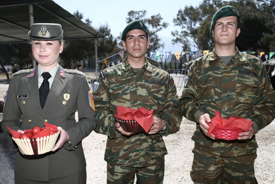 Τρελό κέφι! Όλα όσα έγιναν στο Πασχαλινό γλέντι του Πάνου Καμμένου στο Γουδή! [photos] - Φωτογραφία 11