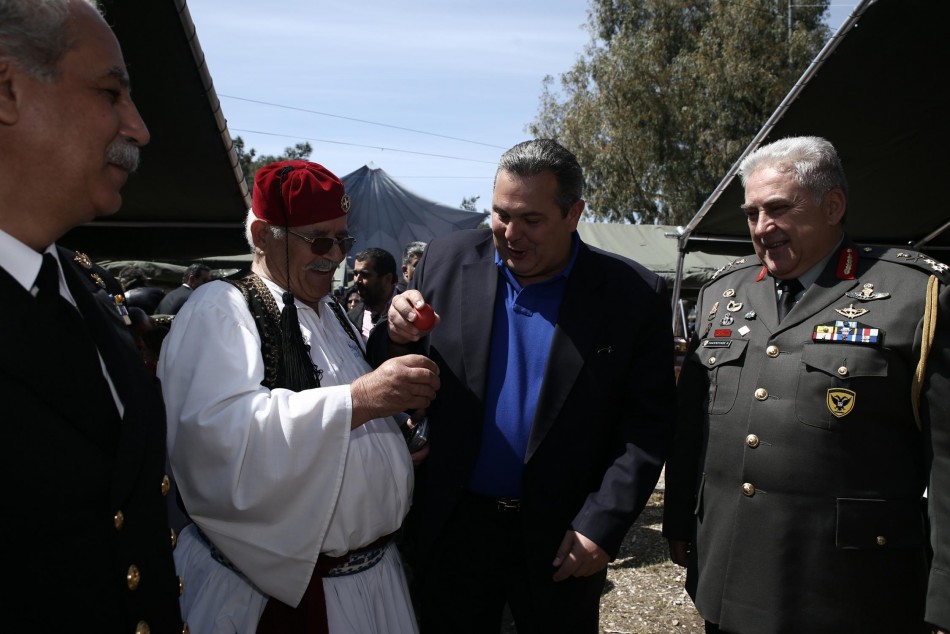 Τρελό κέφι! Όλα όσα έγιναν στο Πασχαλινό γλέντι του Πάνου Καμμένου στο Γουδή! [photos] - Φωτογραφία 6