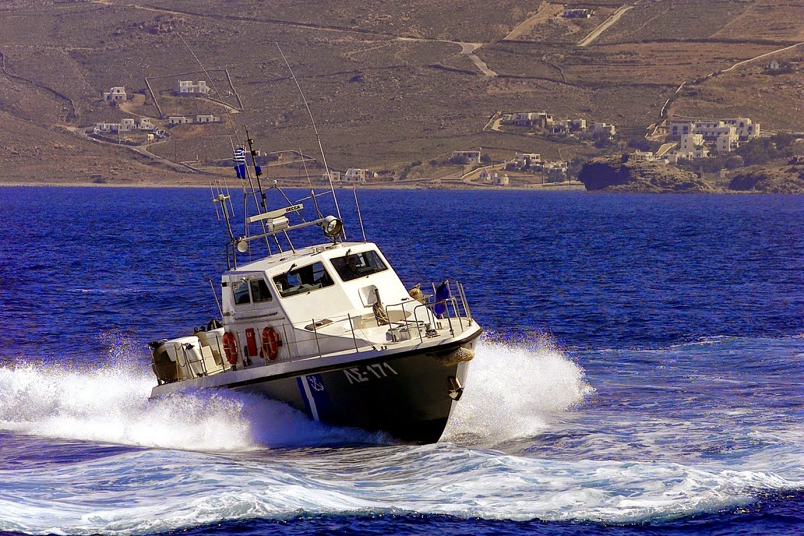 Σκάφος ξεφόρτωνε μετανάστες σε παραλία της Αλεξανδρούπολης - Εντοπίστηκαν 21 και ο διακινητής - Φωτογραφία 1