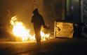 Ακόμα μια νύχτα τρόμου στην Αθήνα - Έκαψαν τα πάντα στο πέρασμά τους οι αντιεξουσιαστές! [photos]