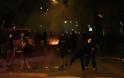 Ακόμα μια νύχτα τρόμου στην Αθήνα - Έκαψαν τα πάντα στο πέρασμά τους οι αντιεξουσιαστές! [photos] - Φωτογραφία 10