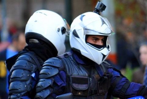 Απίστευτο κι όμως Ελληνικό: Έβαλαν κάμερα στα κράνη των αστυνομικών της ΔΕΛΤΑ για να τους ελέγχουν! [video] - Φωτογραφία 1