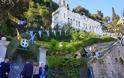 Αίγιο: Πλήθος προσκυνητών στην Παναγία την Τρυπητή - Δείτε φωτο