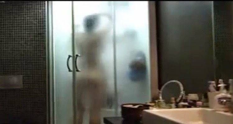 Μια γυναίκα κάνει μπάνιο όταν δύο διαρρήκτες μπουκάρουν στο σπίτι της! ΔΕΙΤΕ τι ακολούθησε… [video] - Φωτογραφία 1