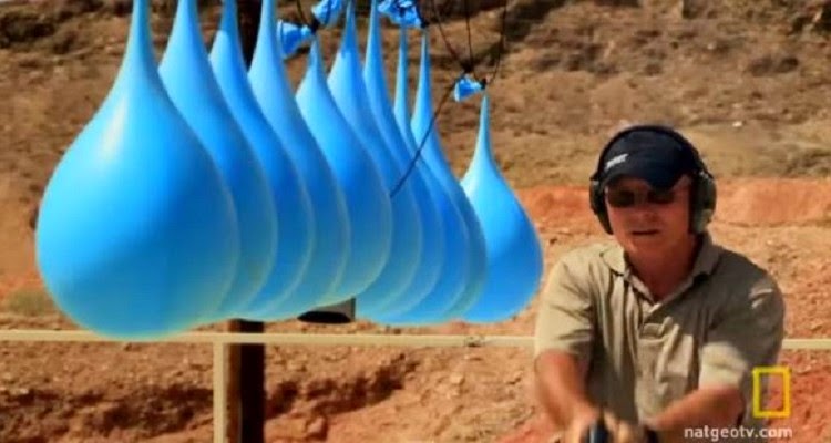 Θα Εκπλαγείτε: Πόσα μπαλόνια μπορεί να διαπεράσει μια σφαίρα από ένα Μάγκνουμ... [video] - Φωτογραφία 1