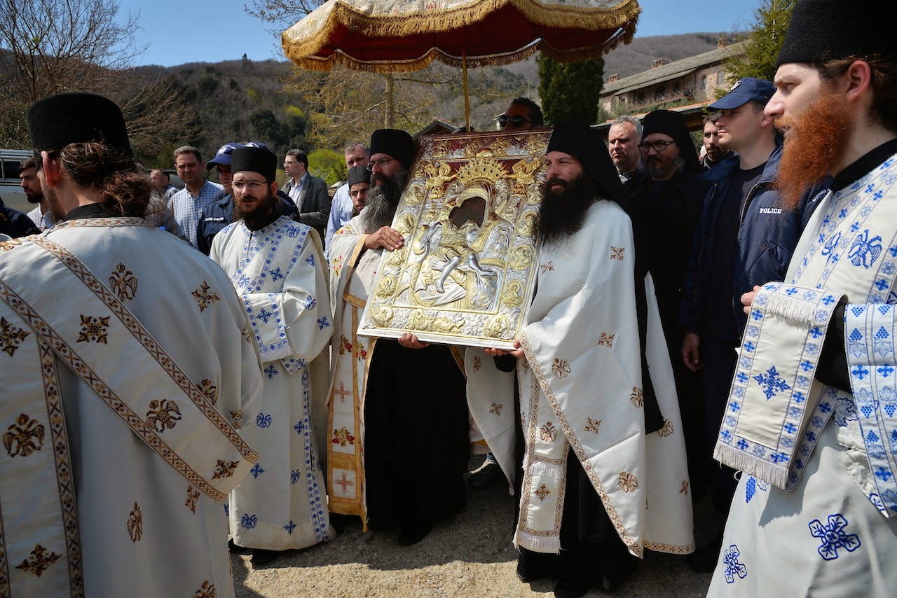 6336 - Φωτογραφίες από την Λιτάνευση της Εφέστιας Εικόνας του Αγίου Όρους, της Παναγίας Άξιόν Εστι, τη Δευτέρα του Πάσχα (2015) στις Καρυές - Φωτογραφία 17