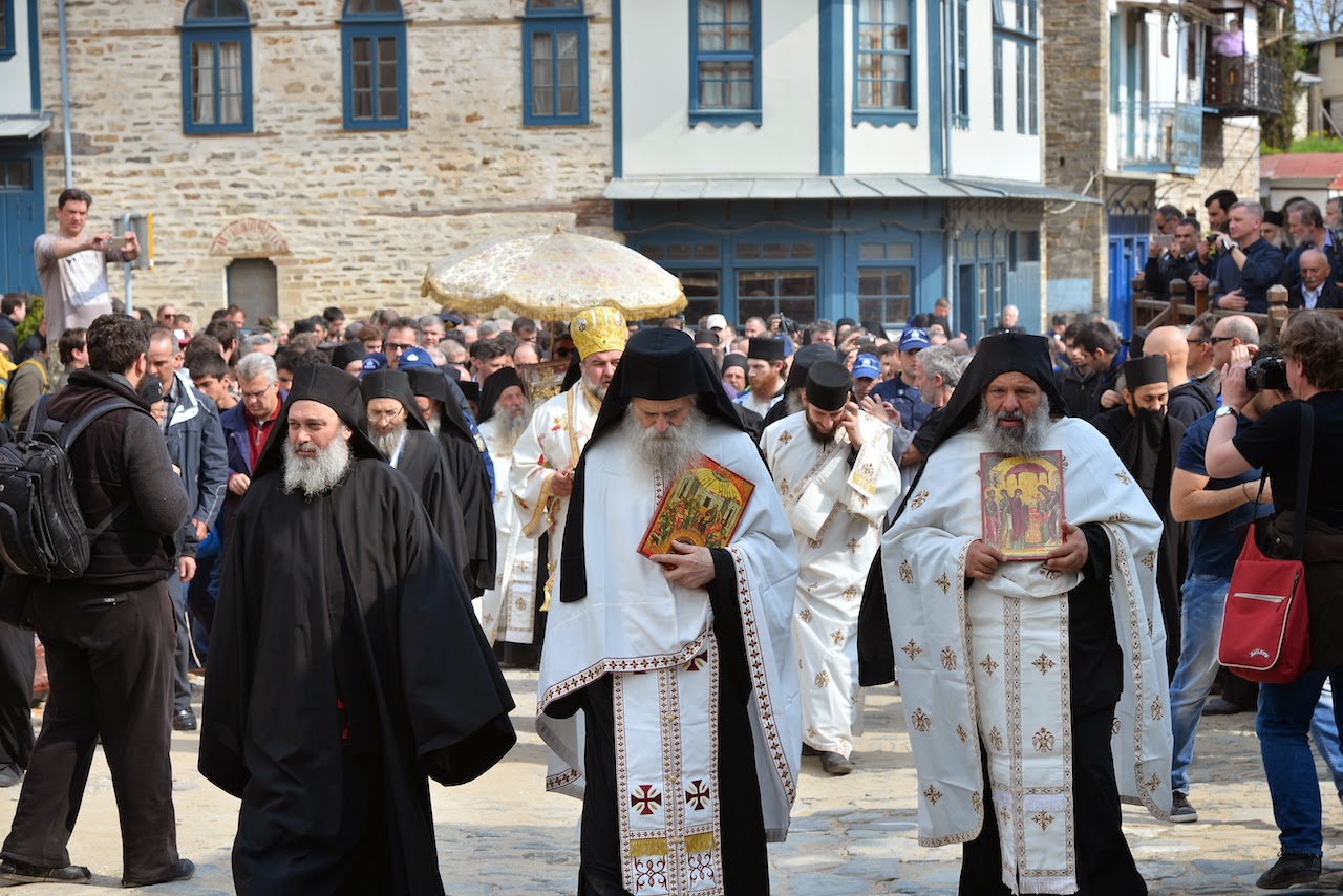 6336 - Φωτογραφίες από την Λιτάνευση της Εφέστιας Εικόνας του Αγίου Όρους, της Παναγίας Άξιόν Εστι, τη Δευτέρα του Πάσχα (2015) στις Καρυές - Φωτογραφία 9