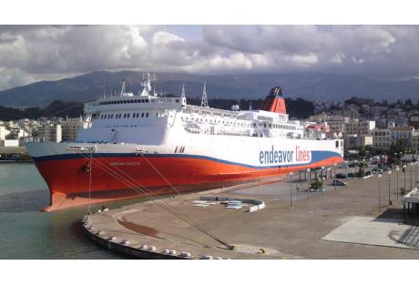 Ionian Queen: Το πλοίο-φάντασμα μετράει μέρες για να φύγει από το λιμάνι της Πάτρας - Φωτογραφία 1